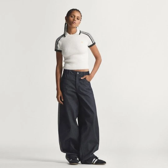 Zdjęcie produktu DZIANINOWA KOSZULKA CALI Adidas Off White