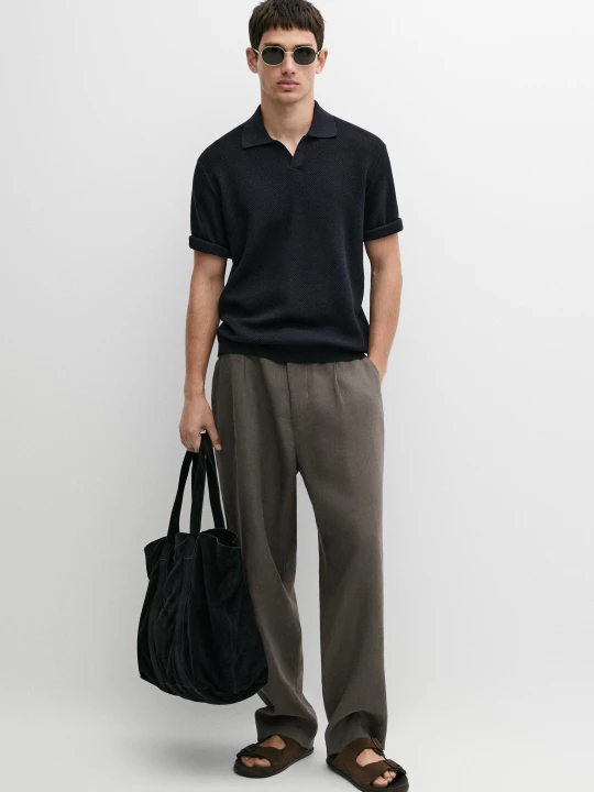 Zdjęcie produktu Dzianinowa Koszulka Polo Z Dekoltem V Z Mieszanki Bawełny - Granatowy - Massimo Dutti - Male