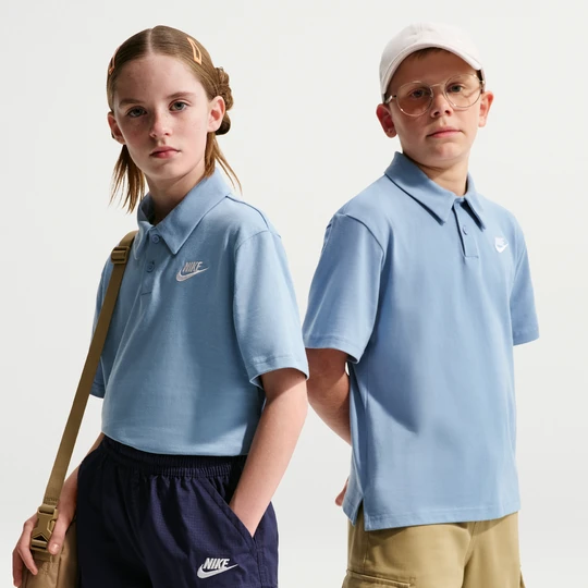 Zdjęcie produktu Dzianinowa koszulka polo z krótkim rękawem dla dużych dzieci Nike Club - Niebieski