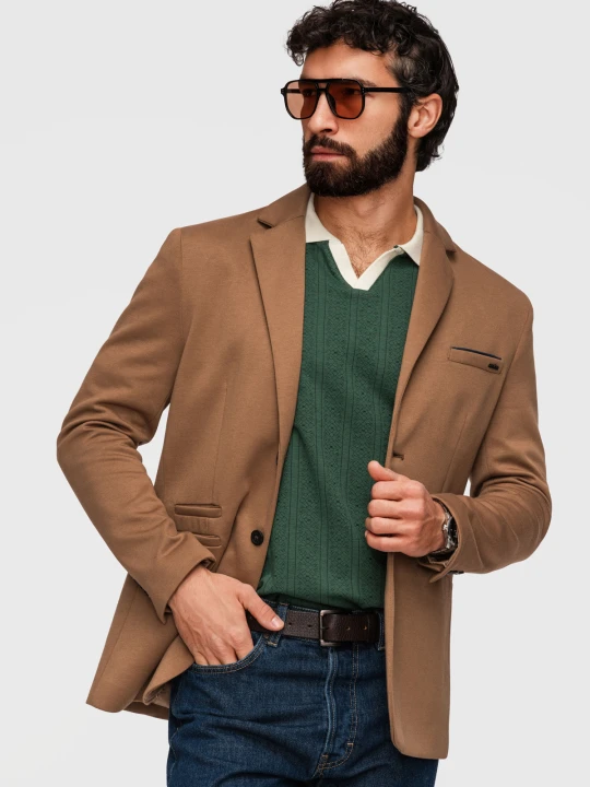 Zdjęcie produktu Dzianinowa męska marynarka o dopasowany kroju SLIM FIT - jasnobrązowa V4 Ombre Clothing jasnobrązowy