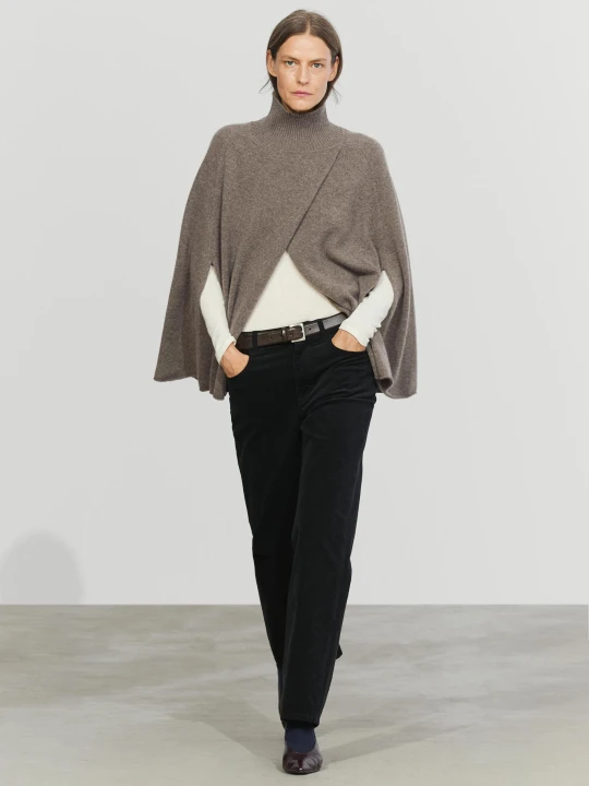 Zdjęcie produktu Dzianinowa Peleryna Ze Skrzyżowanym Detalem, 100% Kaszmiru - Ciemny Khaki - Massimo Dutti - Female