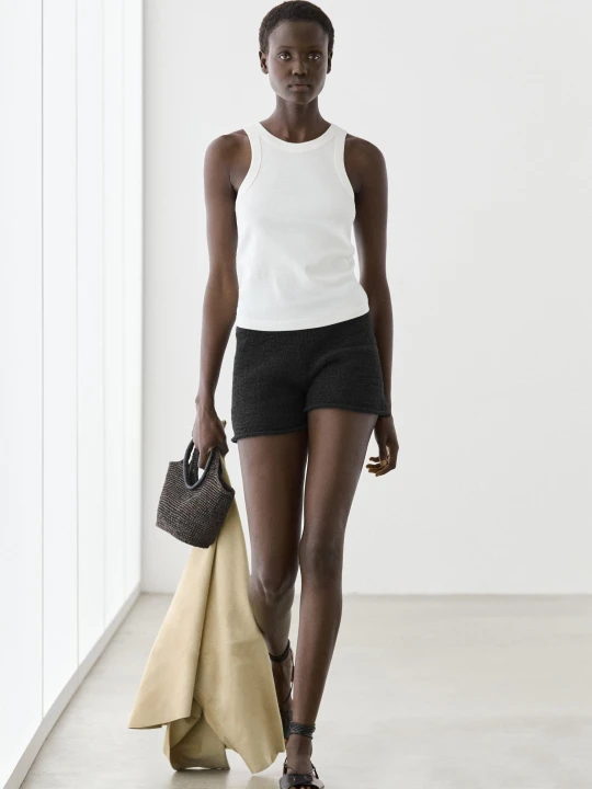 Zdjęcie produktu Dzianinowe Szorty O Fakturalnym Splocie - Czarny - Massimo Dutti - Female