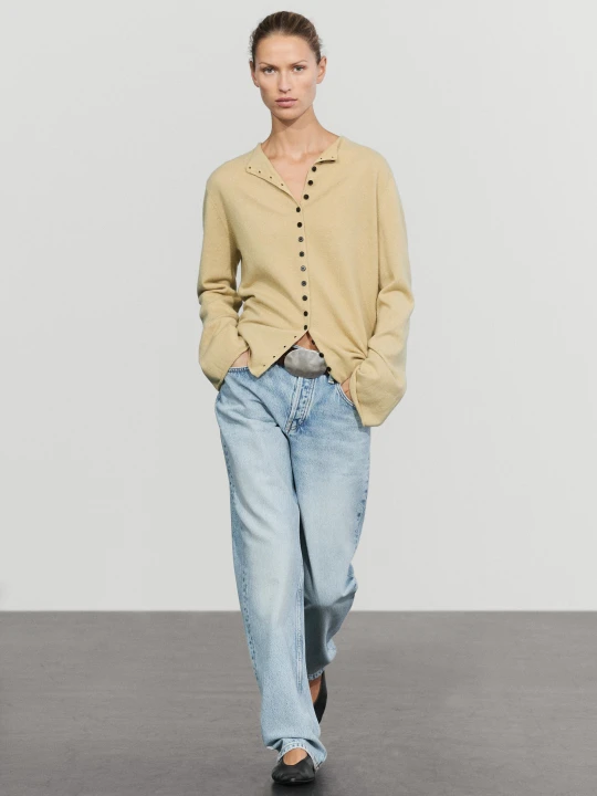 Zdjęcie produktu Dzianinowy Kardigan Z Mieszanki Wełny Zapinany Na Guziki - Oliwkowy - Massimo Dutti - Female