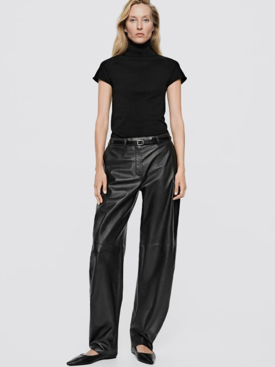 Zdjęcie produktu Dzianinowy Sweter Krótki Rękaw Ze 100% Wełny - Limited Edition - Czarny - Massimo Dutti - Female