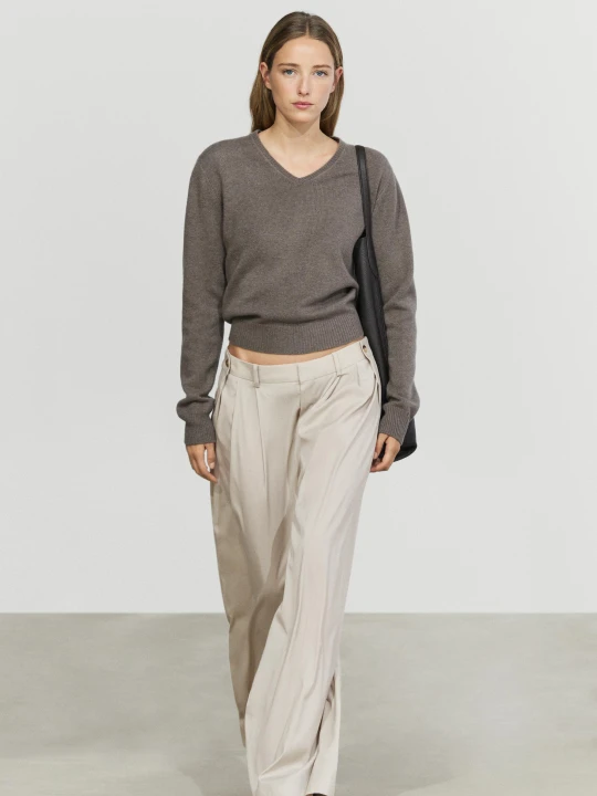 Zdjęcie produktu Dzianinowy Sweter Z Dekoltem W Serek, 100% Wełny - Szarobrązowy - Massimo Dutti - Female