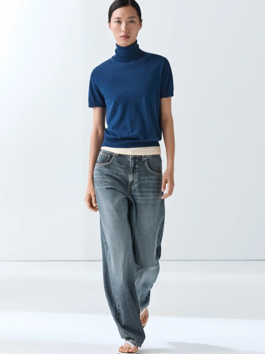 Zdjęcie produktu Dzianinowy Sweter Z Golfem - Błękit Królewski - Massimo Dutti - Female