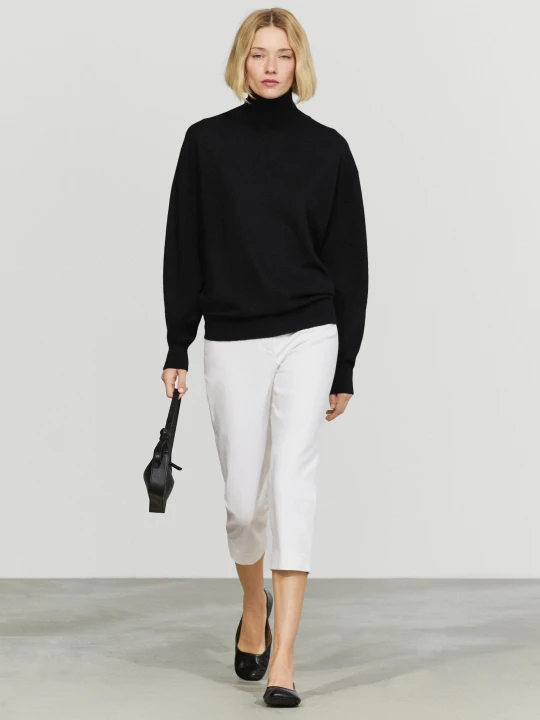Zdjęcie produktu Dzianinowy Sweter Z Golfem Ze 100% Kaszmiru - Czarny - Massimo Dutti - Female