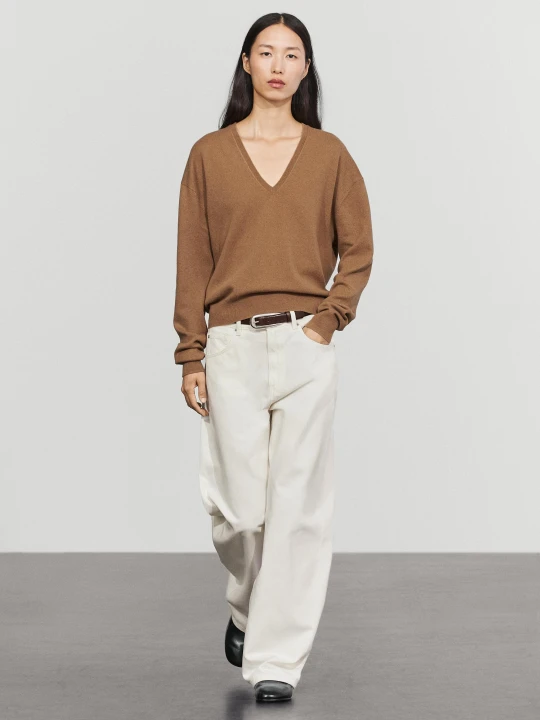 Zdjęcie produktu Dzianinowy Sweter Z Mieszanki Wełny Z Dekoltem W Serek - Wielbłądzi - Massimo Dutti - Female