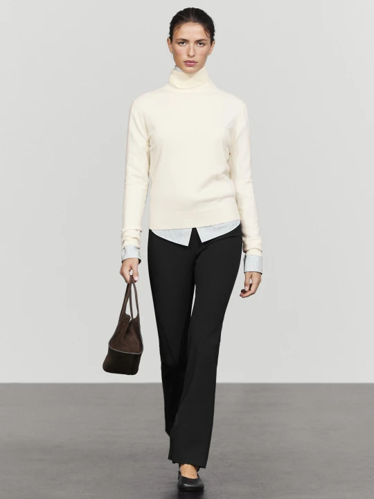 Zdjęcie produktu Dzianinowy Sweter Z Mieszanki Wełny Z Golfem - Surowy - Massimo Dutti - Female