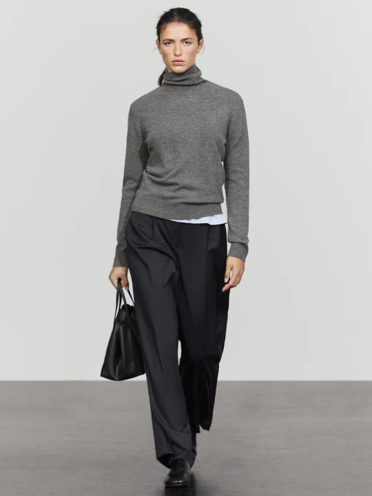 Zdjęcie produktu Dzianinowy Sweter Z Mieszanki Wełny Z Golfem - Szary Średni - Massimo Dutti - Female