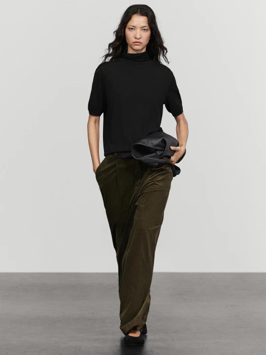 Zdjęcie produktu Dzianinowy Sweter Z Wełną I Golfem - Czarny - Massimo Dutti - Female