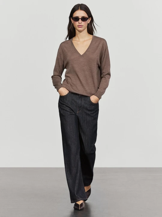 Zdjęcie produktu Dzianinowy Sweter Ze 100% Wełny Z Dekoltem W Serek - Brązowy - Massimo Dutti - Female