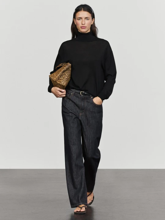 Zdjęcie produktu Dzianinowy Sweter Ze 100% Wełny Z Golfem - Czarny - Massimo Dutti - Female