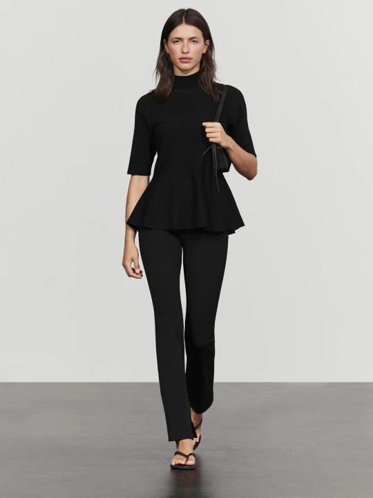Zdjęcie produktu Dzianinowy Top Z Baskinką - Czarny - Massimo Dutti - Female