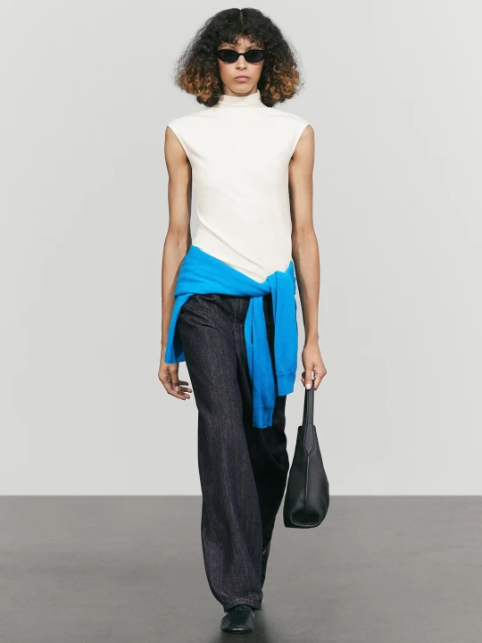 Zdjęcie produktu Dzianinowy Top Z Kołnierzem Kominowym - Biały Złamany - Massimo Dutti - Female