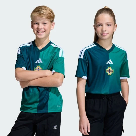 Zdjęcie produktu Dziecięca koszulka podstawowa Irlandia Północna 26 Adidas
