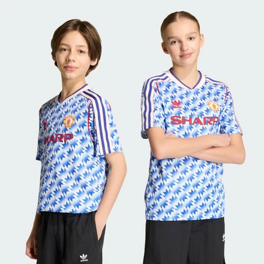 Zdjęcie produktu Dziecięca koszulka wyjazdowa Manchester United 90 Adidas