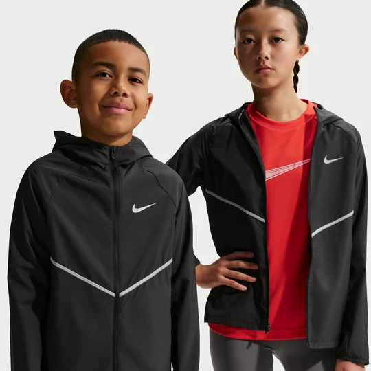 Zdjęcie produktu Dziecięca kurtka treningowa Nike Miler z ochroną przed promieniowaniem UV Repel - Czerń