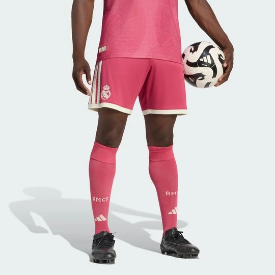 Zdjęcie produktu Dziecięce spodenki z trzeciego zestawu Real Madryt 26 / 27 Adidas Wild Pink