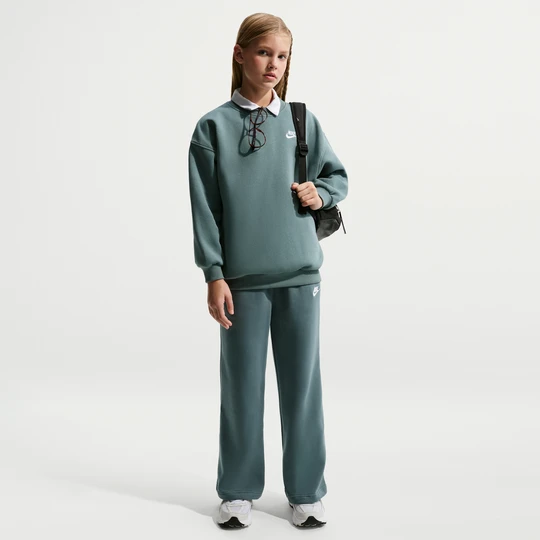 Zdjęcie produktu Dziewczęce spodnie z szerokimi nogawkami Nike Club Fleece - Szary