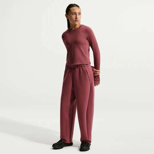 Zdjęcie produktu Dziewczęce dzianinowe spodnie z wysokim stanem Therma-FIT Nike Mavn - Czerwony