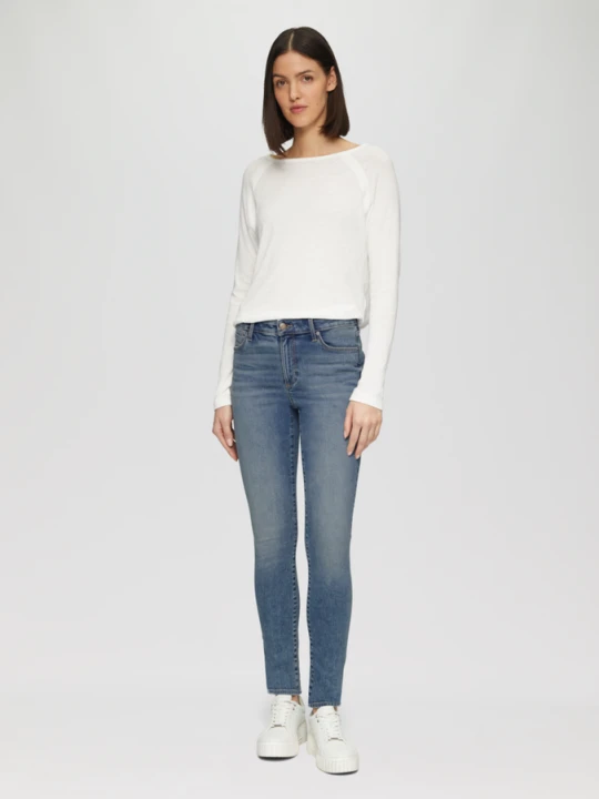 Zdjęcie produktu Dżinsy Izabell / Skinny Fit / Mid Rise / Skinny Leg s.Oliver niebieski