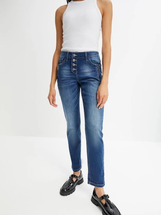 Zdjęcie produktu Dżinsy o kroju boyfriend, mid waist BonPrix niebieski