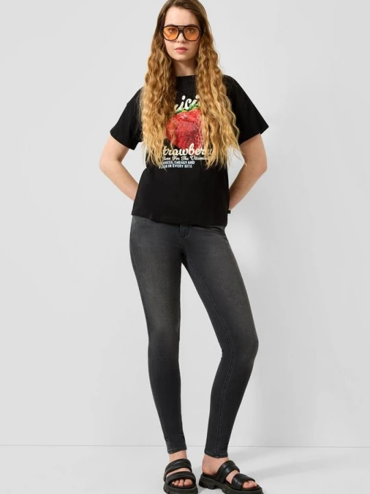 Zdjęcie produktu Dżinsy SADIE / Skinny Fit / Mid Rise / Skinny Leg QS szary
