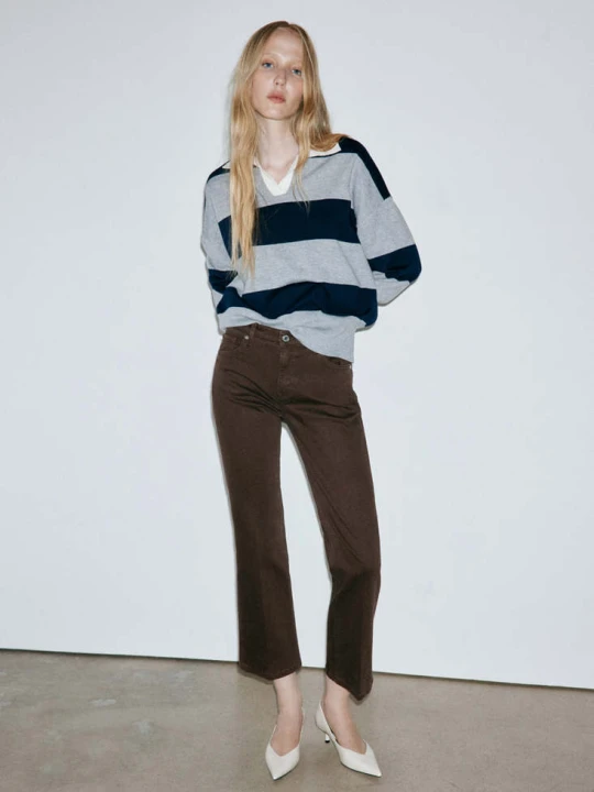 Zdjęcie produktu Dżinsy Sienna flare crop czekoladowy - Kobieta - MANGO