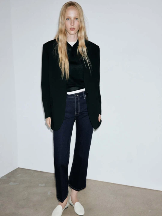 Zdjęcie produktu Dżinsy Sienna flare crop niebieski - Kobieta - MANGO