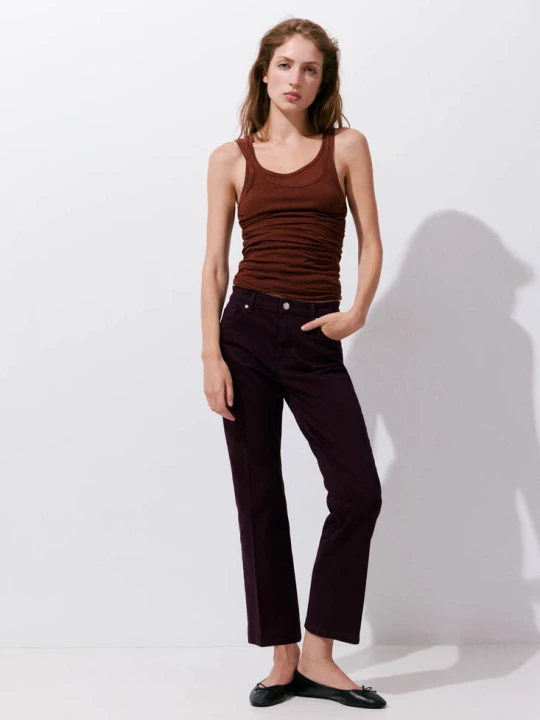 Zdjęcie produktu Dżinsy Sienna flare crop winny - Kobieta - MANGO