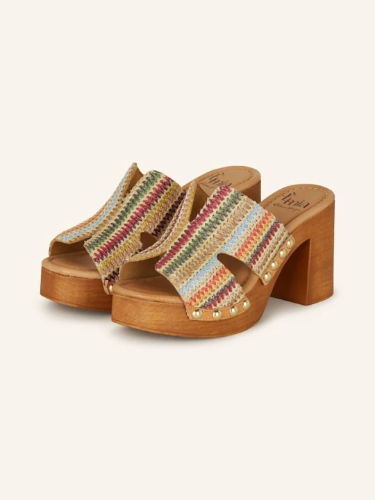 Zdjęcie produktu È Mia Klapki Na Platformie Z Ćwiekami beige E Mia