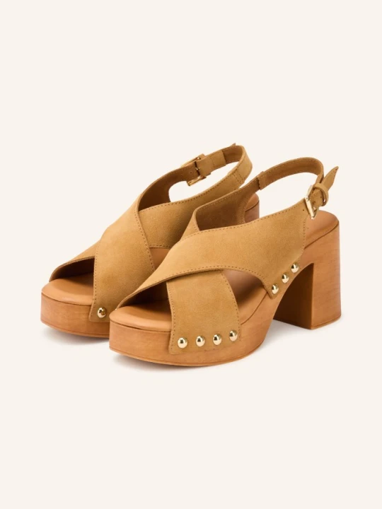 Zdjęcie produktu È Mia Sandały Na Płaskiej Podeszwie Z Ćwiekami beige E Mia
