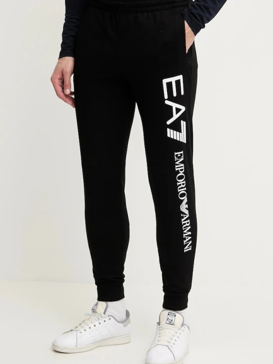 Zdjęcie produktu EA7 Emporio Armani spodnie dresowe męskie bawełniane czarny