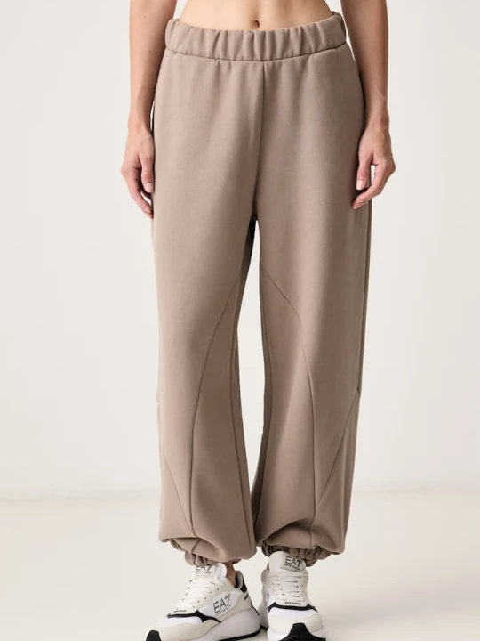 Zdjęcie produktu EA7 Emporio Armani spodnie dresowe damskie z bawełną beżowy