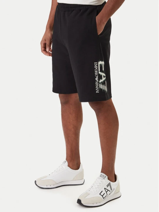 Zdjęcie produktu EA7 Emporio Armani Szorty sportowe 7M001329 AF17787 Czarny Regular Fit