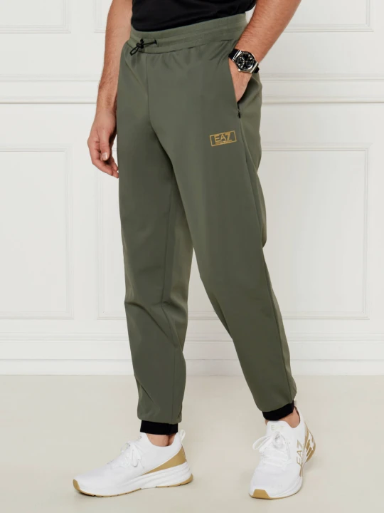 Zdjęcie produktu EA7 Spodnie dresowe | Regular Fit zielony
