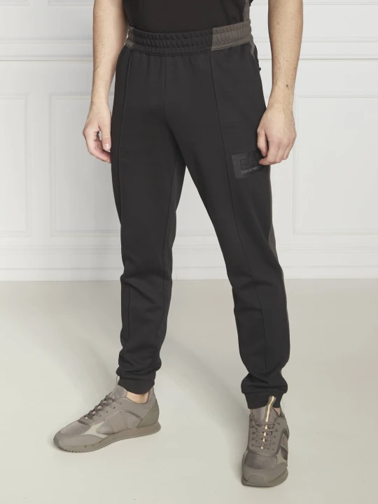 Zdjęcie produktu EA7 Spodnie dresowe | Regular Fit czarny