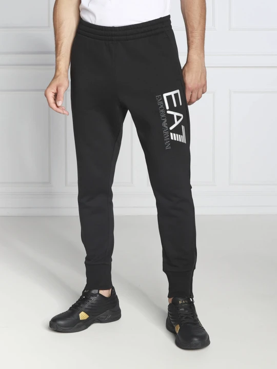 Zdjęcie produktu EA7 Spodnie dresowe | Regular Fit czarny