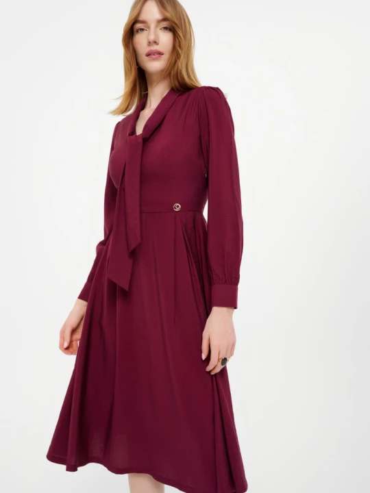 Zdjęcie produktu Elegancka bordowa sukienka midi Greenpoint fioletowy