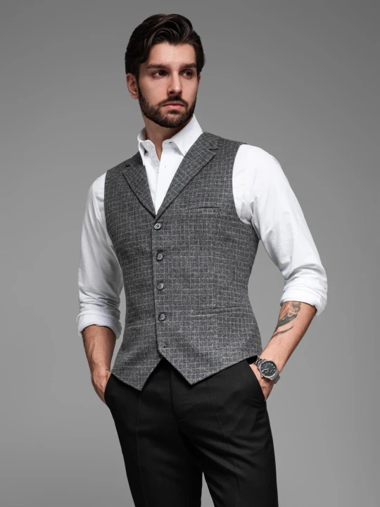 Zdjęcie produktu Elegancka kamizelka męska w kratkę z klapami – czarna V3 Ombre Clothing