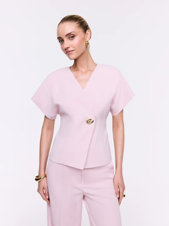 Zdjęcie produktu Elegancka marynarka z ozdobnym zapięciem Taranko RÓŻ