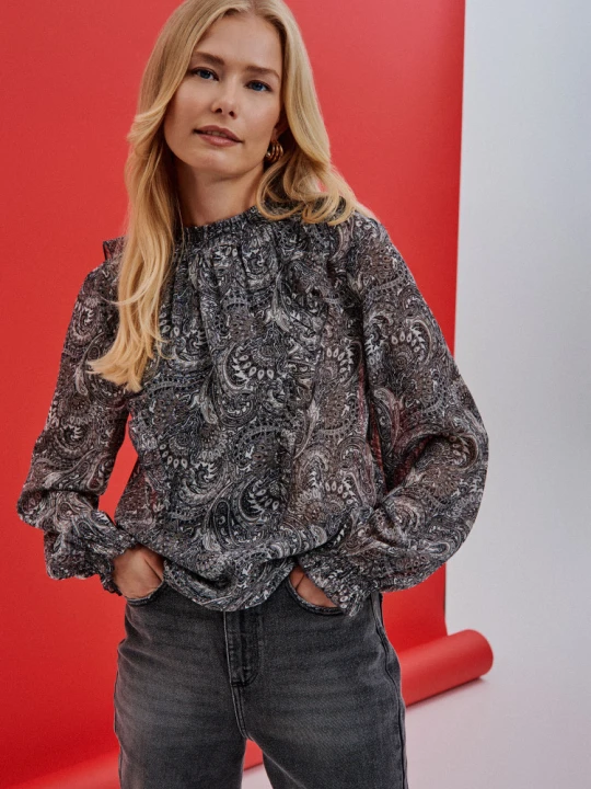 Zdjęcie produktu Elegancka wzorzysta bluzka paisley Greenpoint czarny