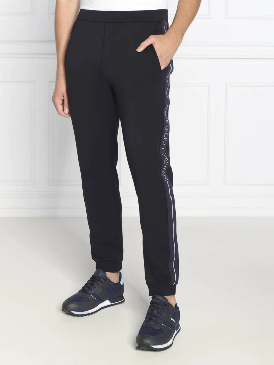 Zdjęcie produktu Emporio Armani Spodnie dresowe | Regular Fit czarny