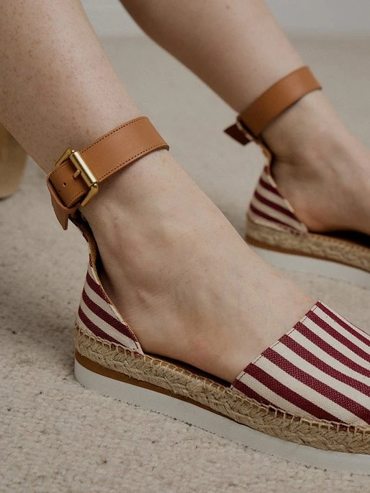 Zdjęcie produktu Espadryle See By Chloé ciemnoczerwony