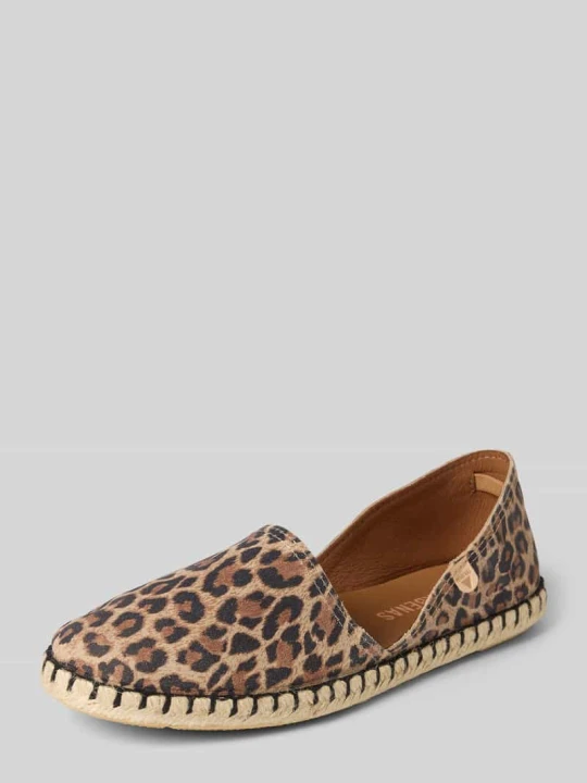 Zdjęcie produktu Espadryle ze skóry z naszywką z logo model 'CARMEN' Verbenas Camel