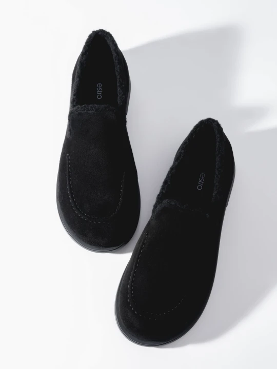 Zdjęcie produktu Estro: Czarne loafersy damskie z weluru naturalnego ocieplane sztucznym futrem