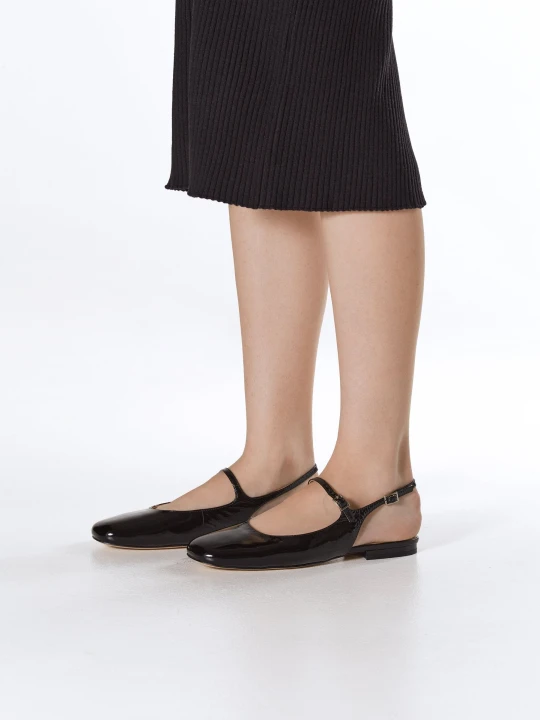 Zdjęcie produktu Estro: Czarne sandały damskie na płaskim obcasie typy slingback