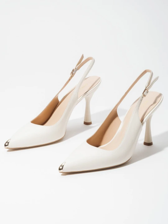 Zdjęcie produktu Estro: Jasnobeżowe skórzane czółenka damskie typu slingback na obcasie ze złotym czubkiem w szpic beżowy