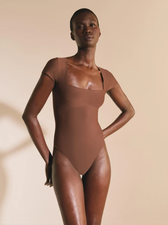 Zdjęcie produktu Body z krótkimi rękawami ze zdejmowanymi wkładkami Etam Marron brun